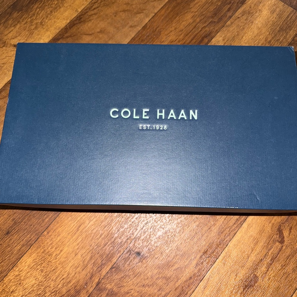 COLE HANN DRESSING SHOES